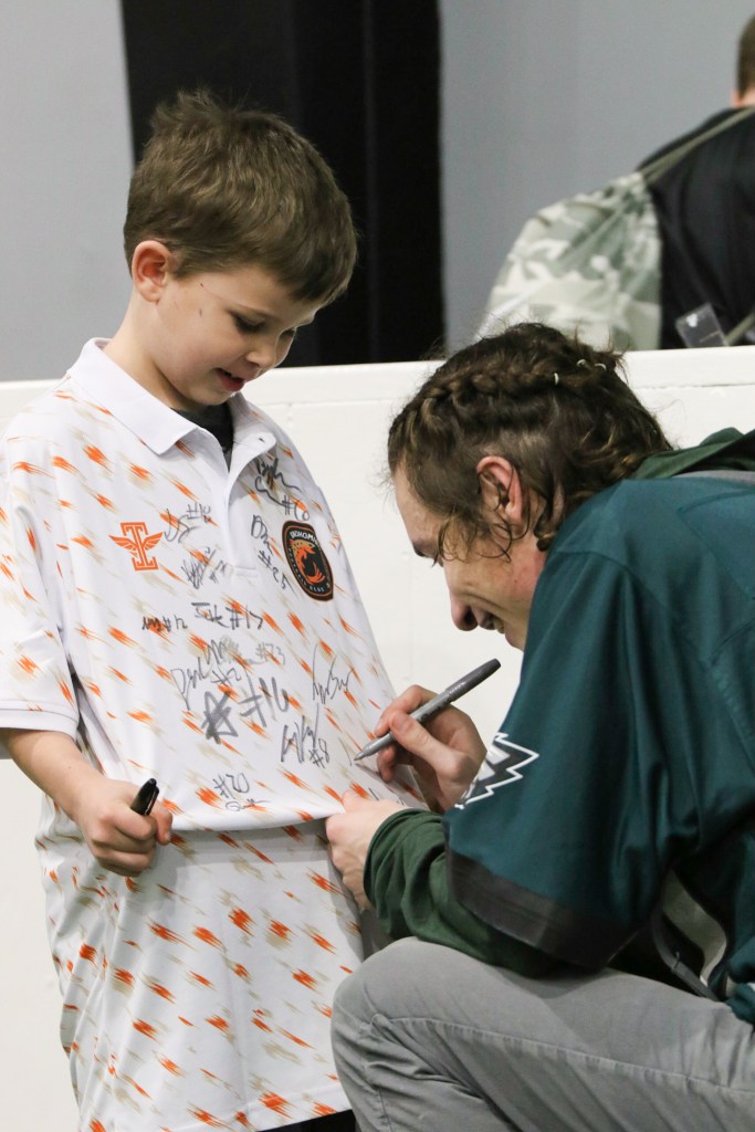 steelheads jacen stein signs autograph for local fan
